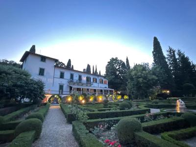 3bdrm luxury Apartment in Tuscan Villa,Private Estate, shared Swimmingpool