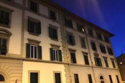 Sunny top floor in San Frediano