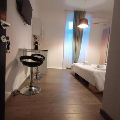 Elin's rooms in center