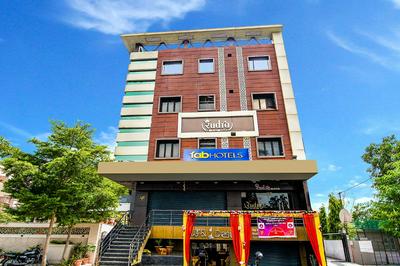 FabHotel Rudra Inn & Cafe
