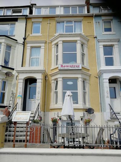 Rowntree Seaview Holiday Flats small double room with no view