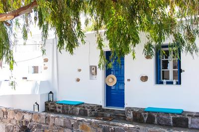 Blue & White: An Absolute Aegean dream house