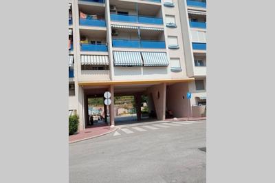 Great apartment, free parking in the garage, Žnjan