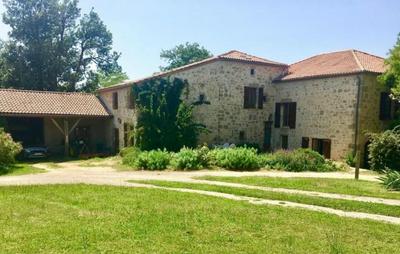 CHEZ SOPHIE - Guest Rooms, Cottage, and Equestrian Cottage
