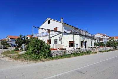 Basil Apartments and Rooms