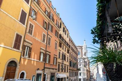 Rome As You Feel - Penthouse Apartment with Terrace on Spanish Steps