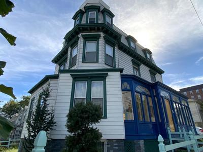 Fort Pl B&B and Gallery