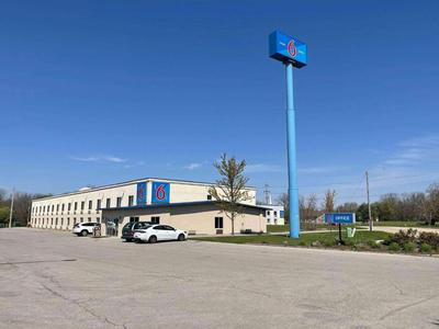 Studio 6 Peoria IL