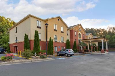 Comfort Inn & Suites Canton Riverstone Area