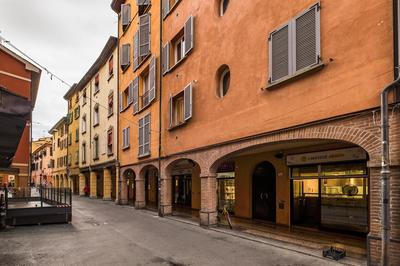 Sotto i portici di Via Pietralata by Wonderful Italy