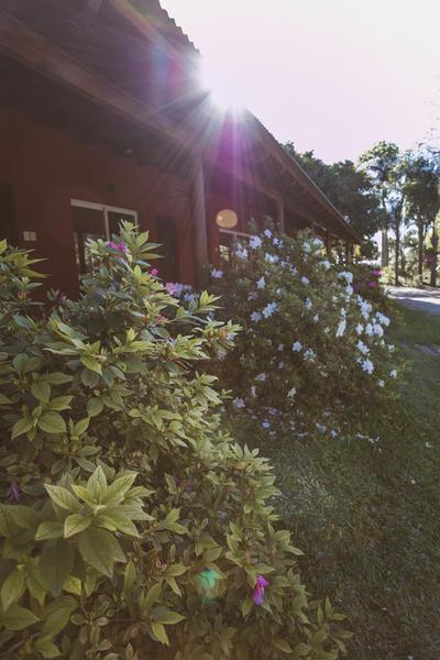 Río Arriba Suites & Apartments & Restó