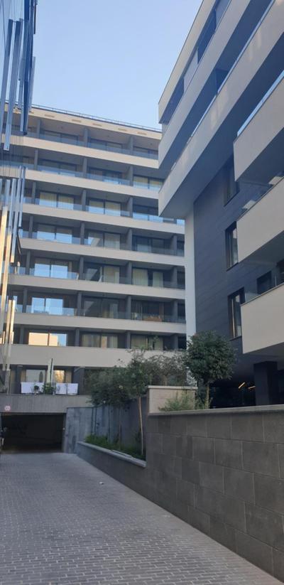 Golden Studio - private parking