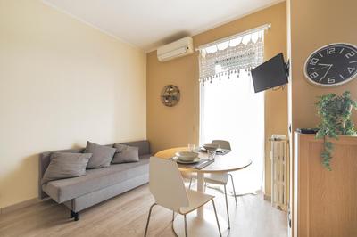 Pasteur Modern Studio with Terrace!