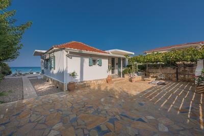 Anemos Beach House, by ZanteWize