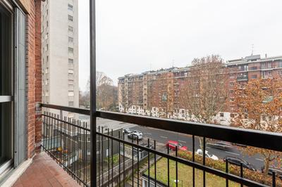 BnButler - Largo Promessi Sposi - Moderno e Confortevole