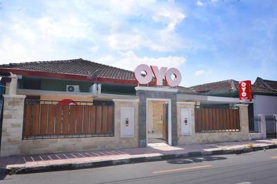 Super OYO 1046 Omah Pathok