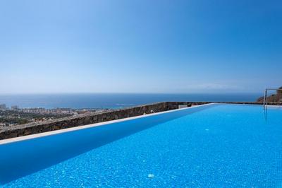 Luxury Villa Maria private heated pool Free Car except Christmas