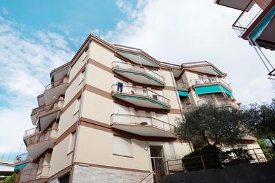 Bilocale Corosu con 2 balconi