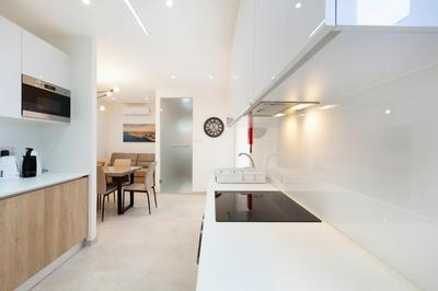 FL56 - New 3storey House - private entrance & roof