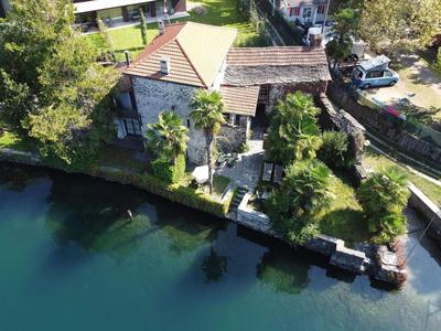 FLUX apprtamento direttamente sul lago d'Orta
