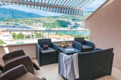 TopDeck Exclusive Apartment