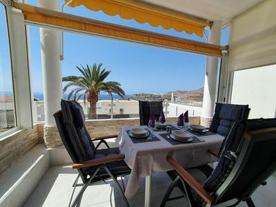 Spacious Apartment with Sea view