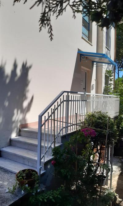 BeeLiving Room&Breakfast