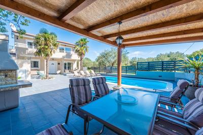 VILLA TWINS Sukošan with heated pool