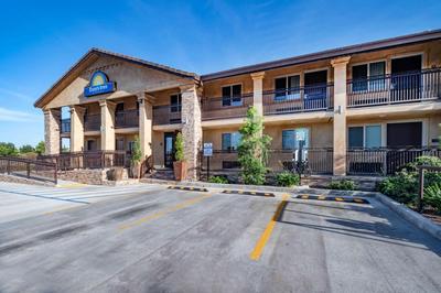 Days Inn by Wyndham Galt - Elk Grove South