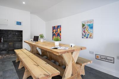 The Veteran Hotel & Bar