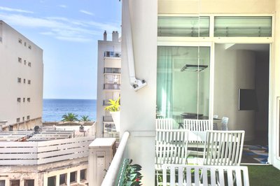Luxurious 2 Bedrooms Apartment, 30 meter from beach