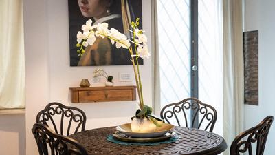 Giulia apartment-Rental in Rome