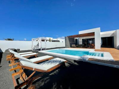 Villa Nayra by Villalia