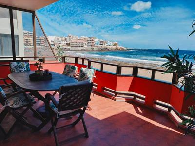 Front line beach with fantastic terrace.