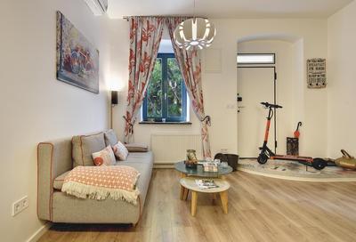 Cozy Lili's house