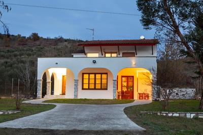 ΜΕΤΕORΑ- KALAMBAKA- TRIKALA-Villa Toscana