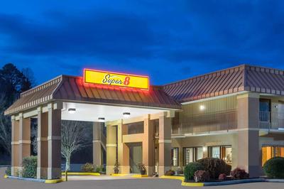 Super 8 by Wyndham Knoxville North/Powell, Photo 2