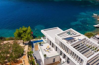Villa Lijub Seafront - 4 Bedroom Villa - Stunning Sea Views - Gym And Wifi