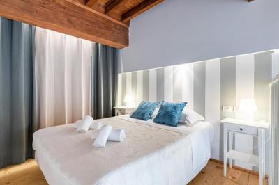 GuestHost - Lovely Studio in the Heart of the Historic Center