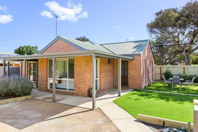 2 Bedroom Unit - Close To The Beach - Free Parking - Free WIFI