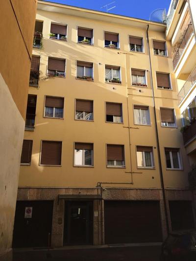 Vicolo Leoni 2BRD apartment