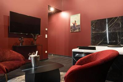 Legend Majestic Superbe Love Room - Jacuzzi - Champagne - Romantisme - parking privé
