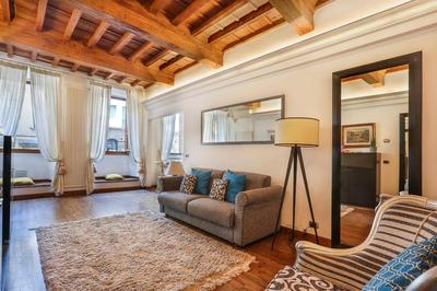 Pontevecchio Stylish Apartment in Florence
