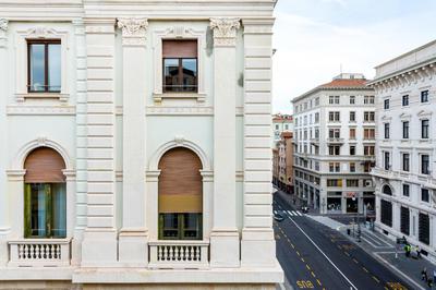 JOIVY Premium Apartments - Trieste Mazzini
