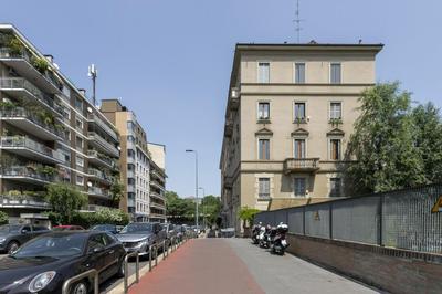 Ferrucci 1 Br Attic In Milan By Halldis