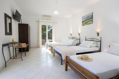 Spacious Studios Lefkada Mountain View Near Beach