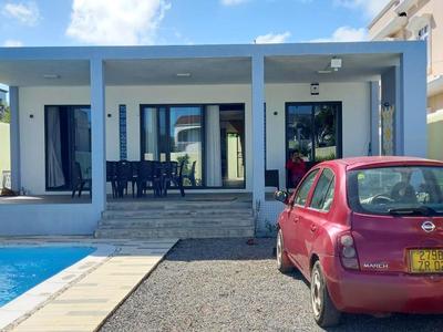 Idyllic Villa in Pereybere with Private Pool