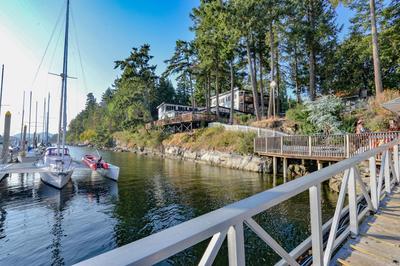 Manana Resort and Marina