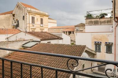 Tavola tonda apartament