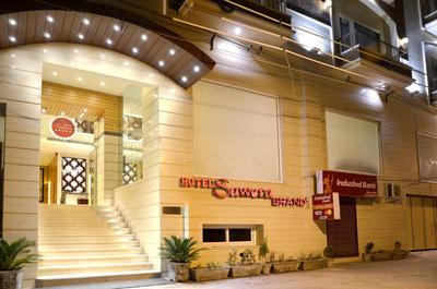Sawera Grand Luxury Stay Near Golden Temple